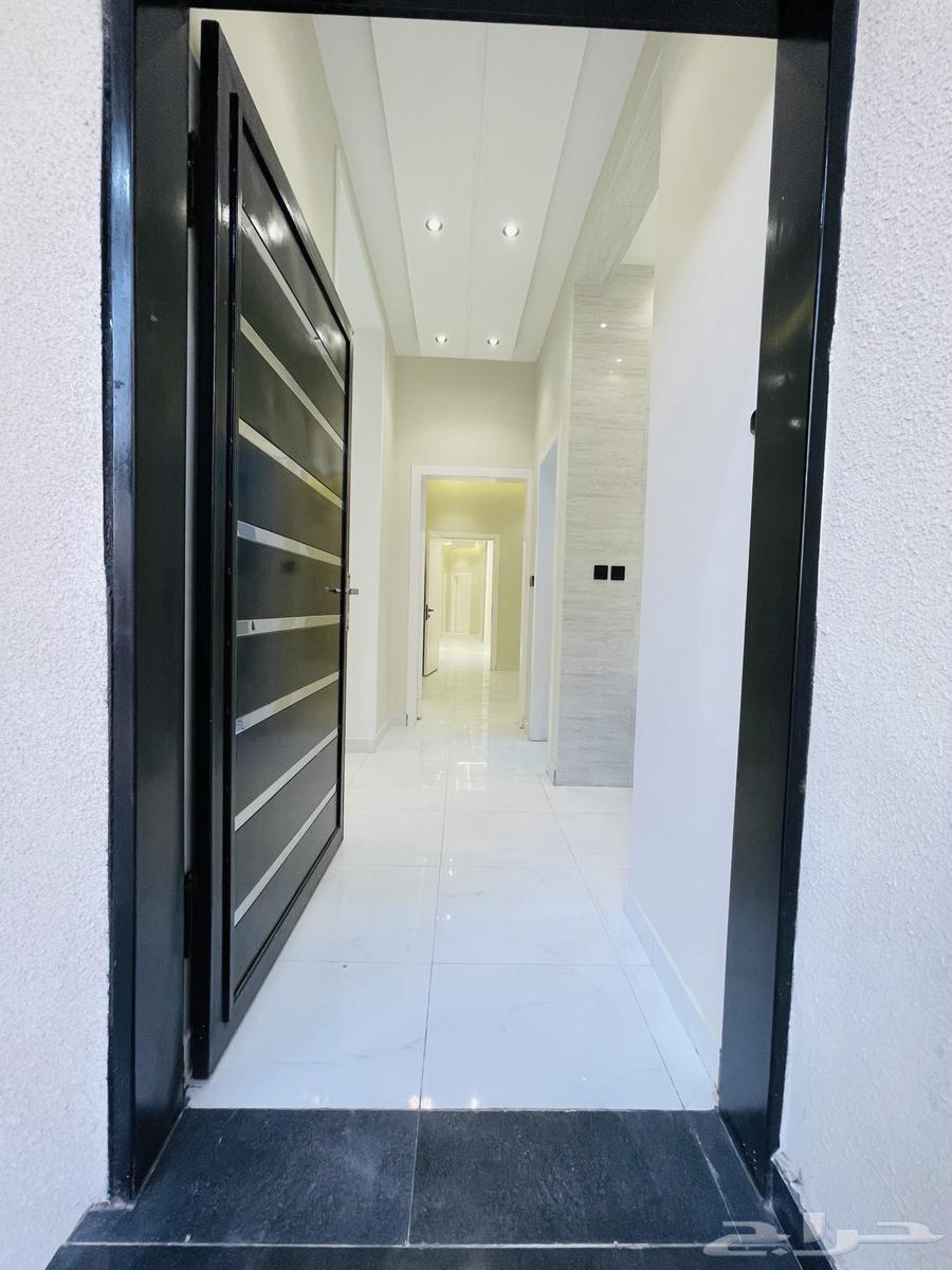 للبيع ادوار ارضي بحوش مدخل سيارة من 550 الف شمال الخميس64493658382850114