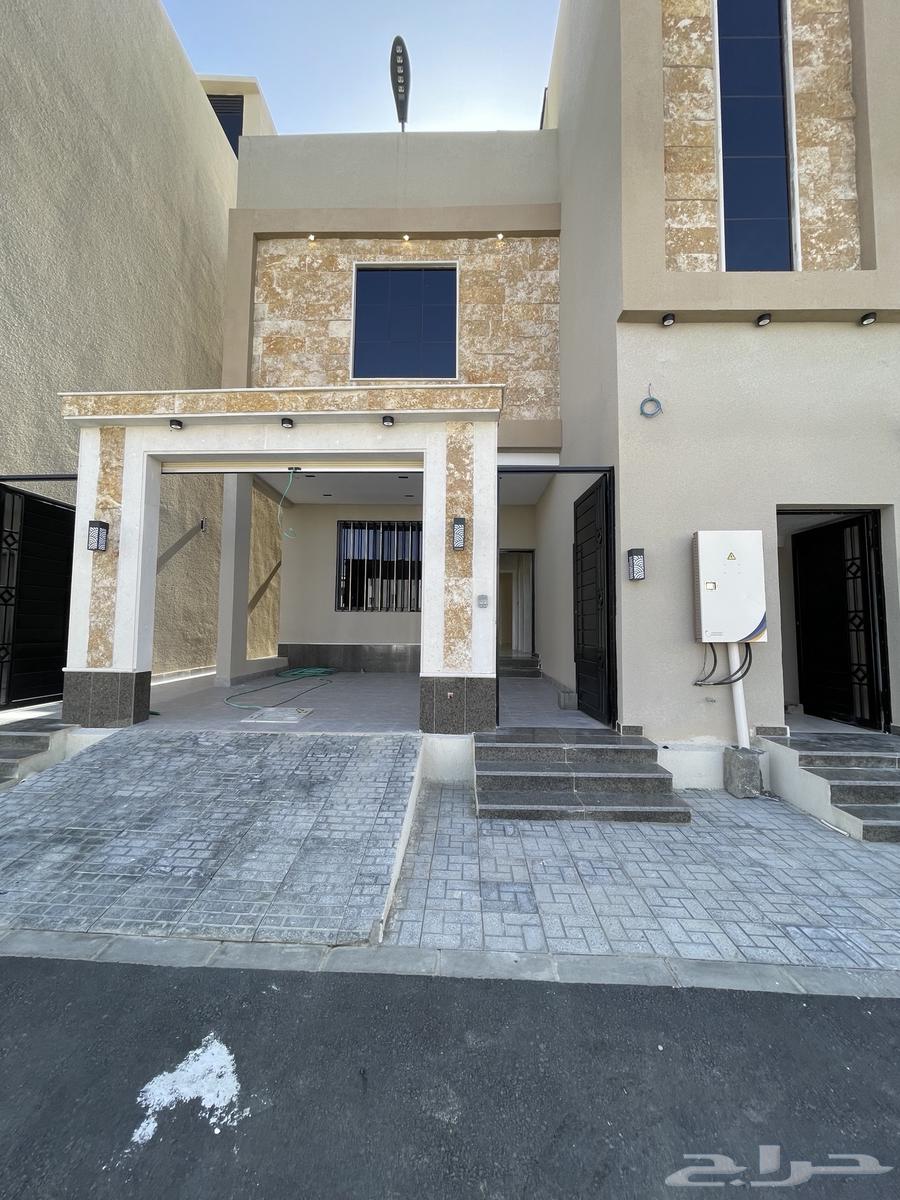 للبيع شقه ارضيه بحوش وبايكة طريق ابها الخميس مقابل ضمك64493643244162114