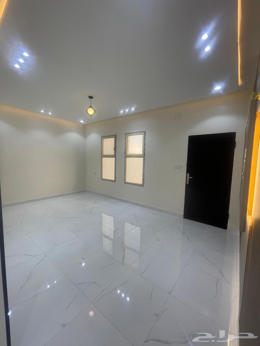 فيلا روووف للبيع حي الصفا مدخل خاص مصعد راكب 7 غرف وصاله64501569905283114