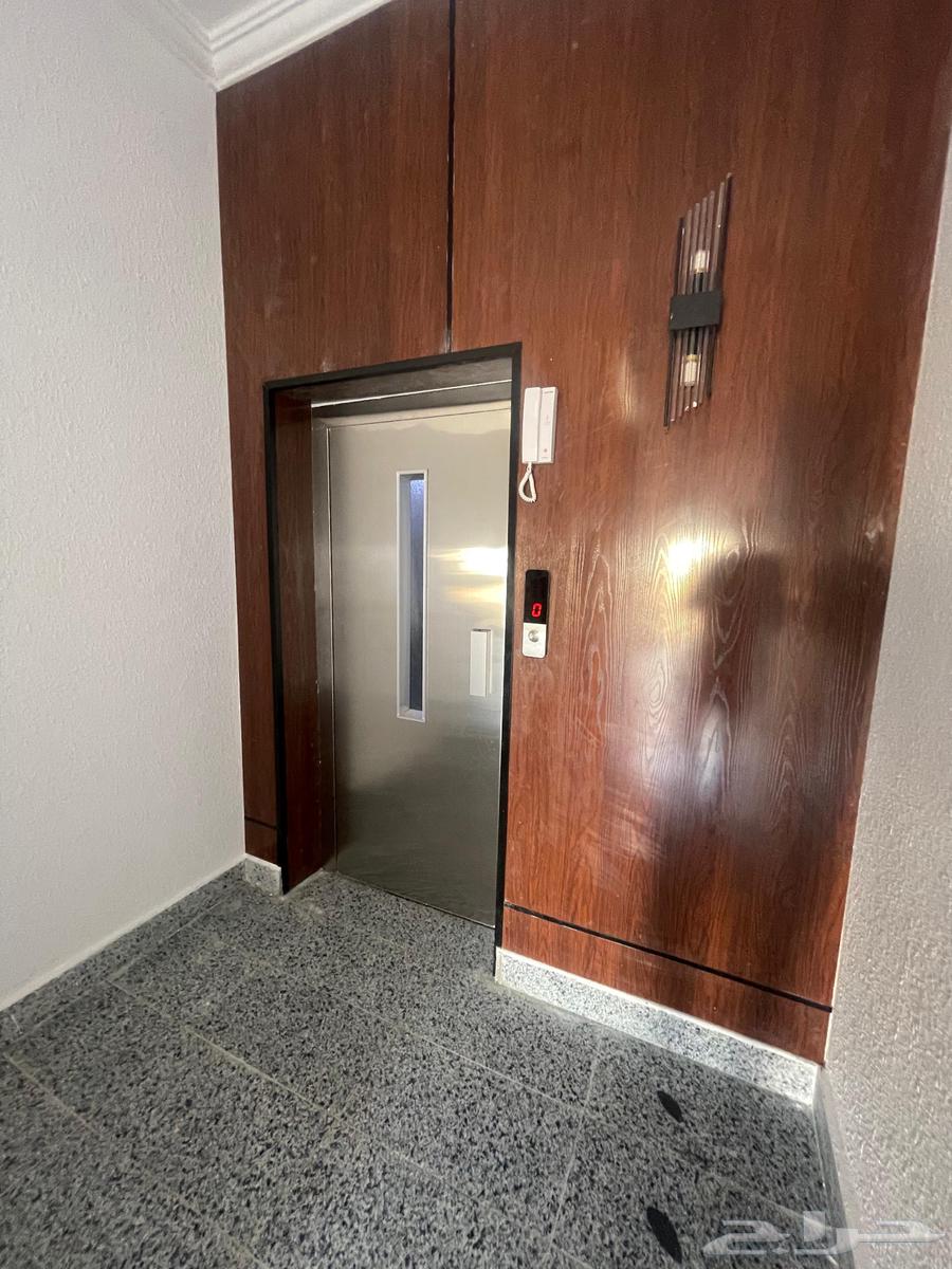 فيلا روووف للبيع حي الصفا مدخل خاص مصعد راكب 7 غرف وصاله64501569905283110