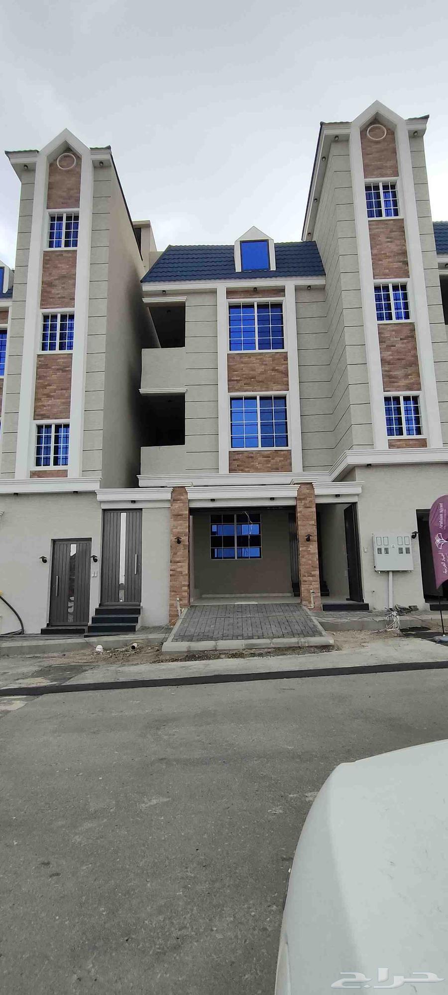 للبيع شقق ارضية وعلويه موقع مميز بحي المعارض64493643166467110