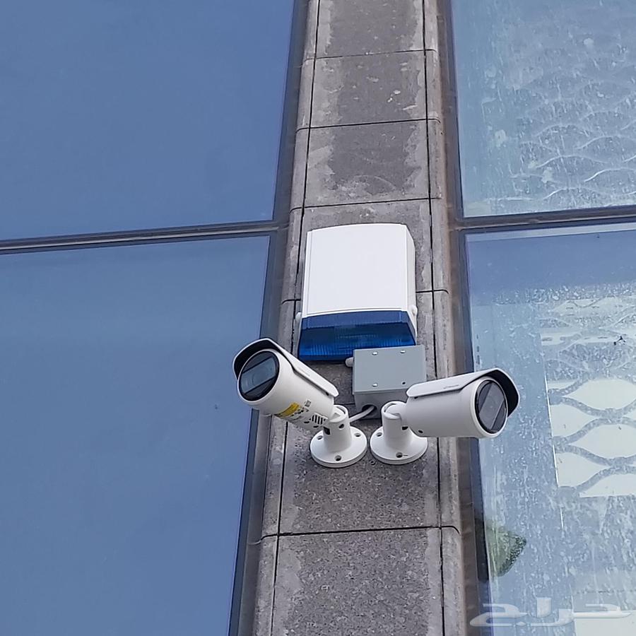 Telephone and network central installation, camera and telephone installation, and network setup64493738915715113