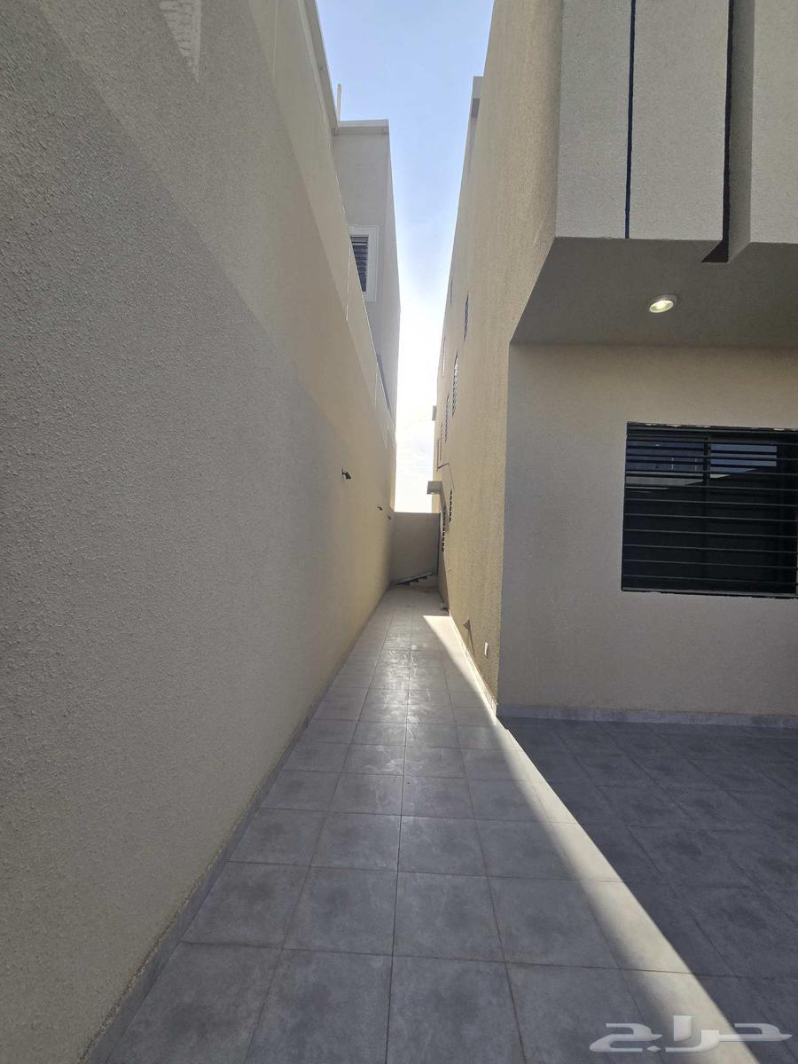 للبيع روف ارضى 620الف على شارعين امامى وخلفى64493642979201111