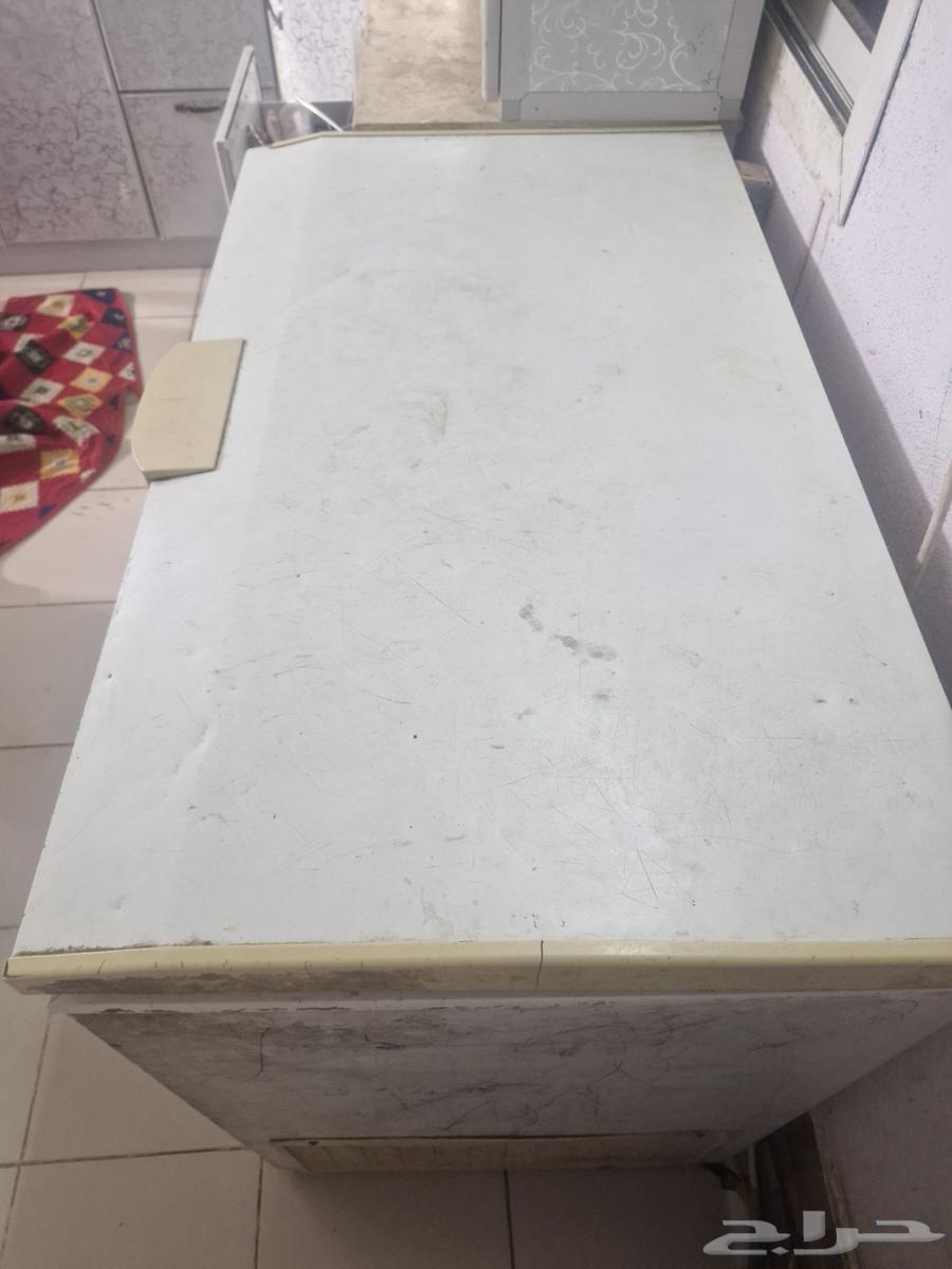 للبيع عدد2 مكيفات شباك 24 واحد شغال واحد يبيله تصليح64501587078273112