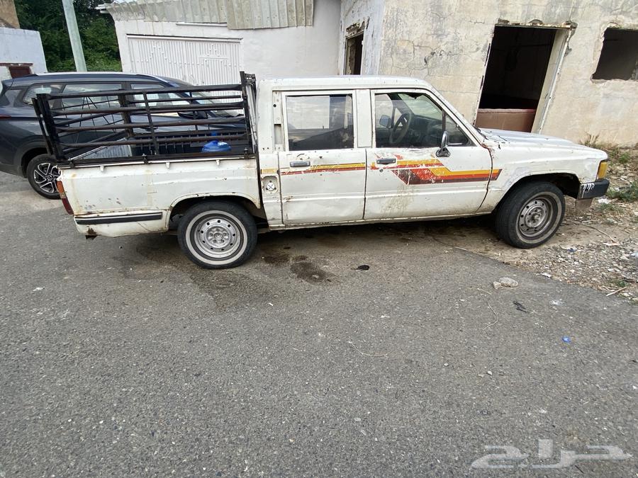 HiLux 85 trips within Mahayil furniture loading halal64493722359810110