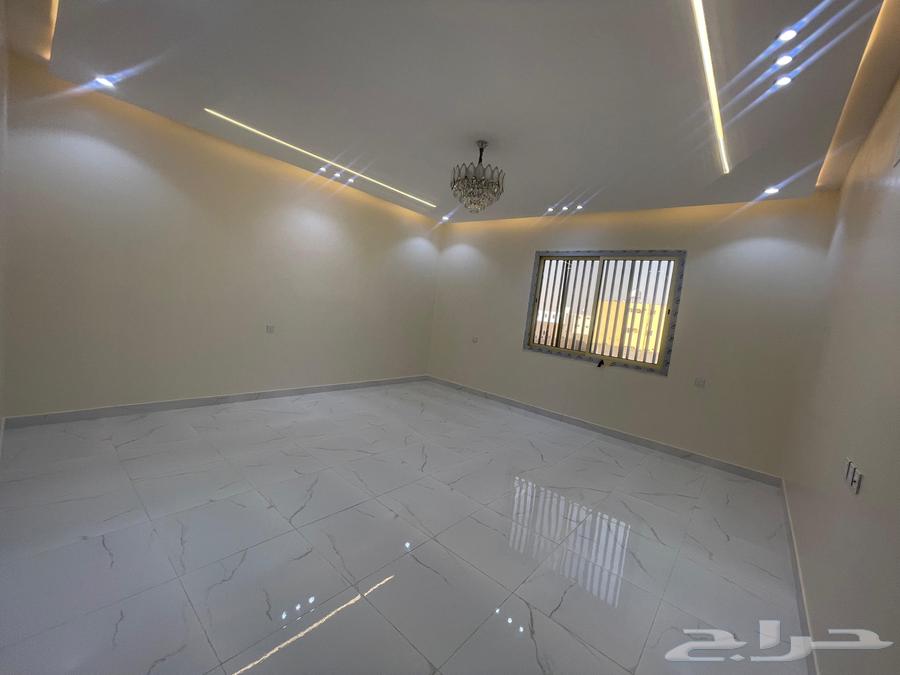 فيلا روووف للبيع حي الصفا مدخل خاص مصعد راكب 7 غرف وصاله64501569905283113