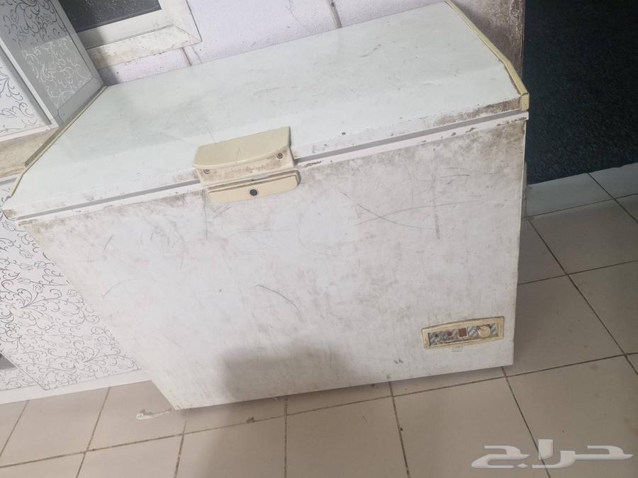 للبيع عدد2 مكيفات شباك 24 واحد شغال واحد يبيله تصليح64501587078273113