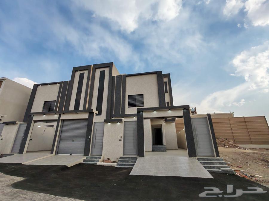 للبيع بشمال الخميس روف مع ملحق وبايكه سياره 650 الف vip64493643505539110