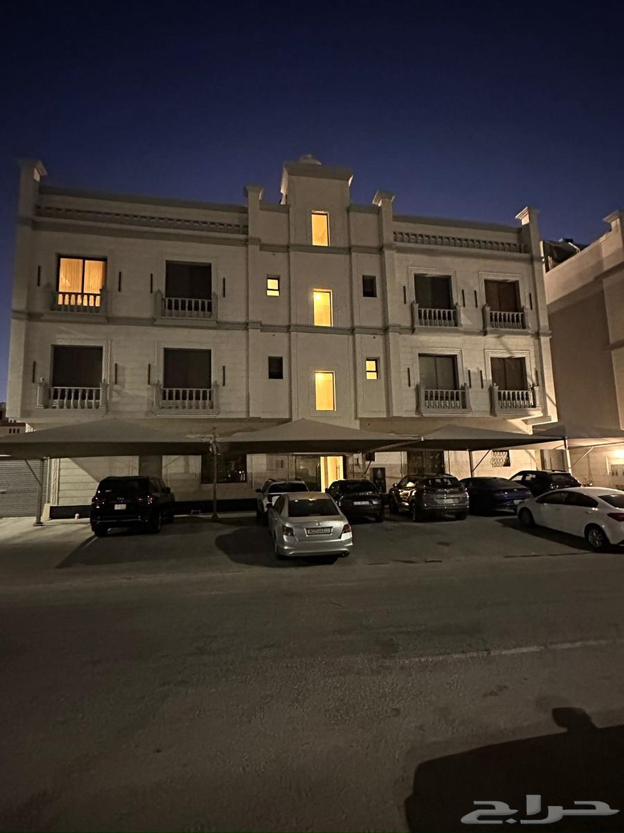 شقة مدخلين وسطحين بسعر مناسب64506246753154112