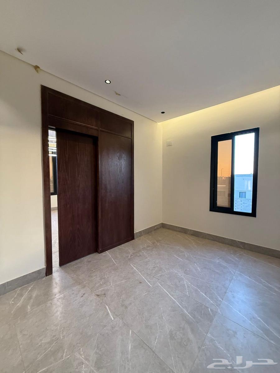 للبيع فله روف علوي حي الفلاح بمشب ومدخل خاص سعر رمزي64513509266561114