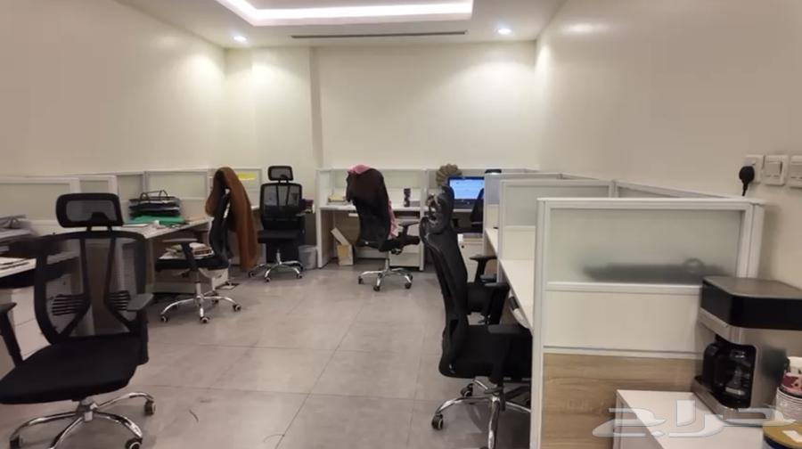 مكتب فاخر للتقبيل بسعر مميز على الدائري الشمالي مخرج 664513493767297114