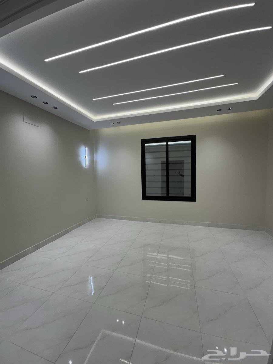 للبيع روف علوى جديد بالقرب من مطار ابها64513493704578113