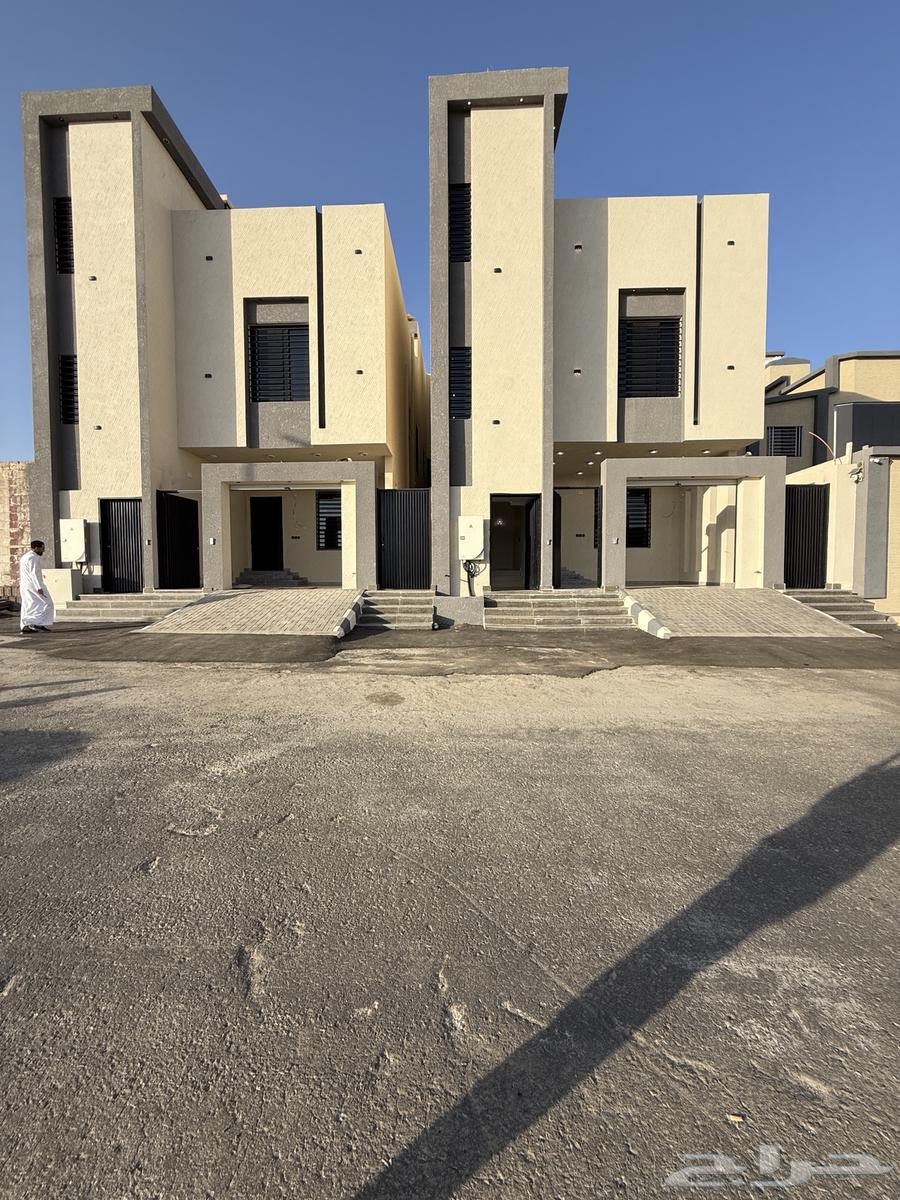 للبيع روف علوي بملحق بمدخل مستقل شمال حي الراقي بالخميس64506246922755110