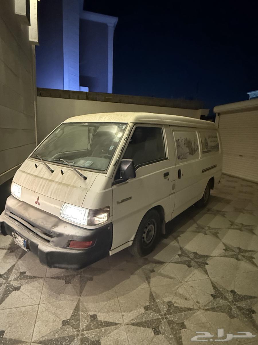 باص نقل بضائع64506395196802112