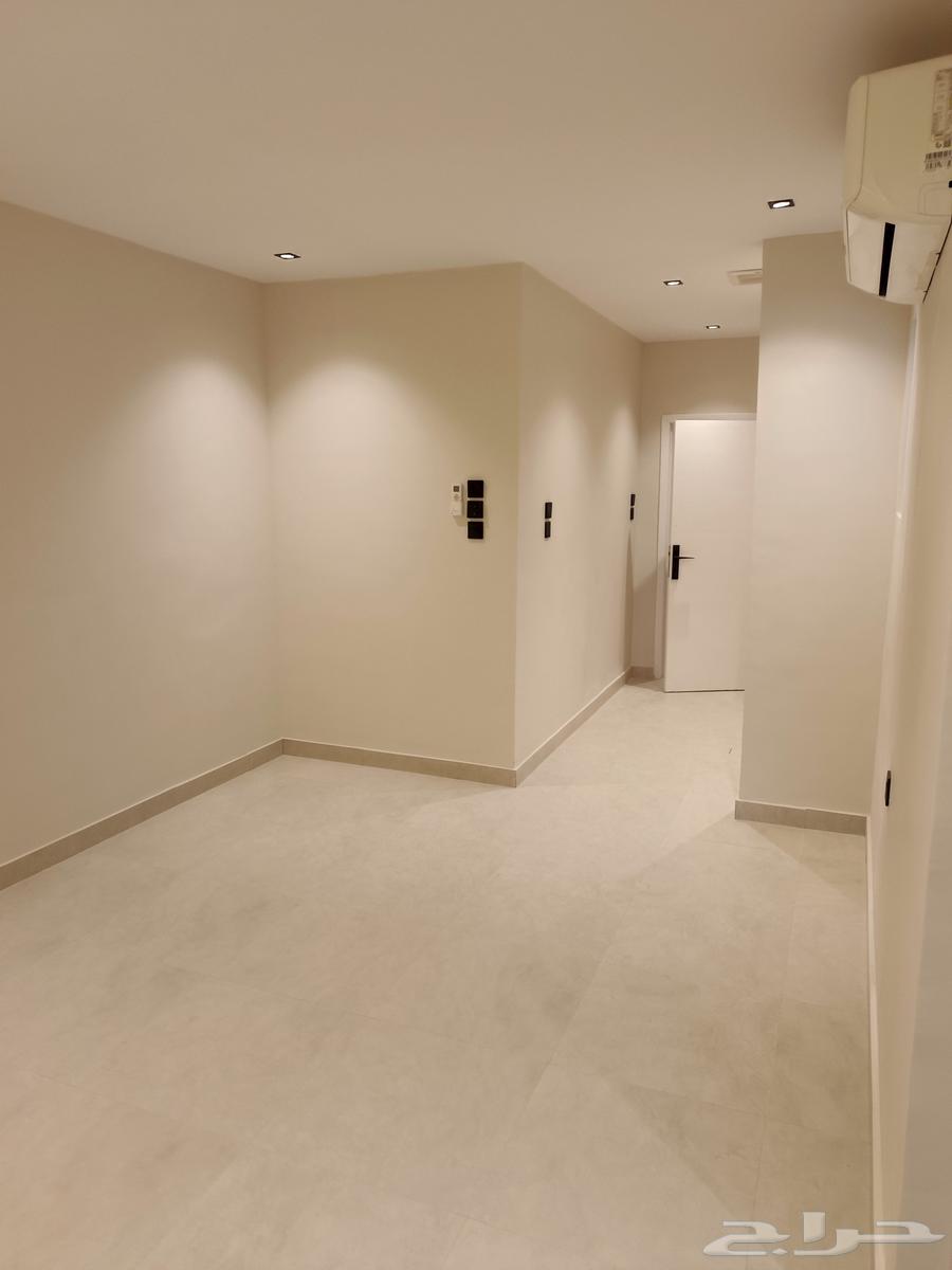 شقه فخمه للايجار شمال الرياض حى حطين64506263046657112