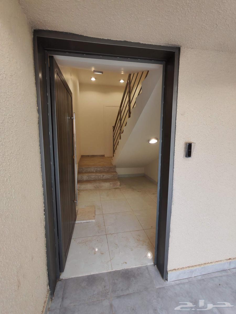 For sale in the northern part of Khamis, top floor apartment with an annex and a car garage for 650 thousand64506280211971112