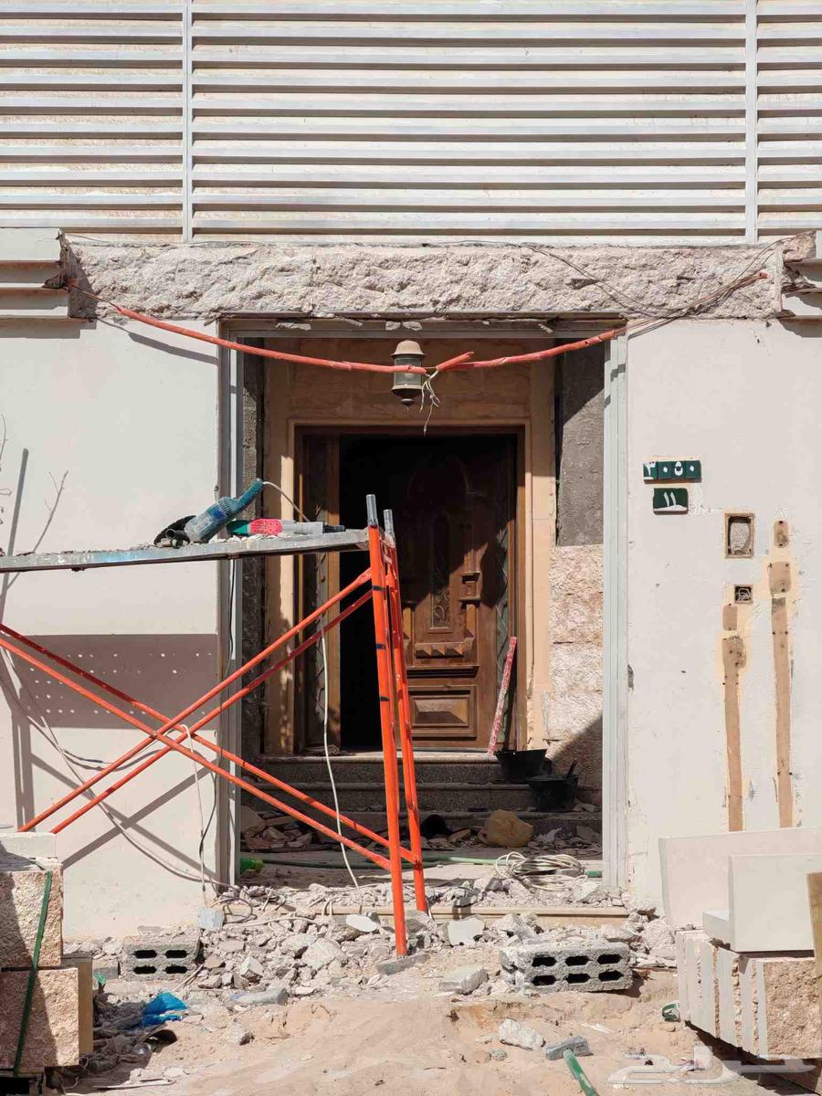 Demolition and removal of waste from walls, ceilings, and concrete64506460483075112