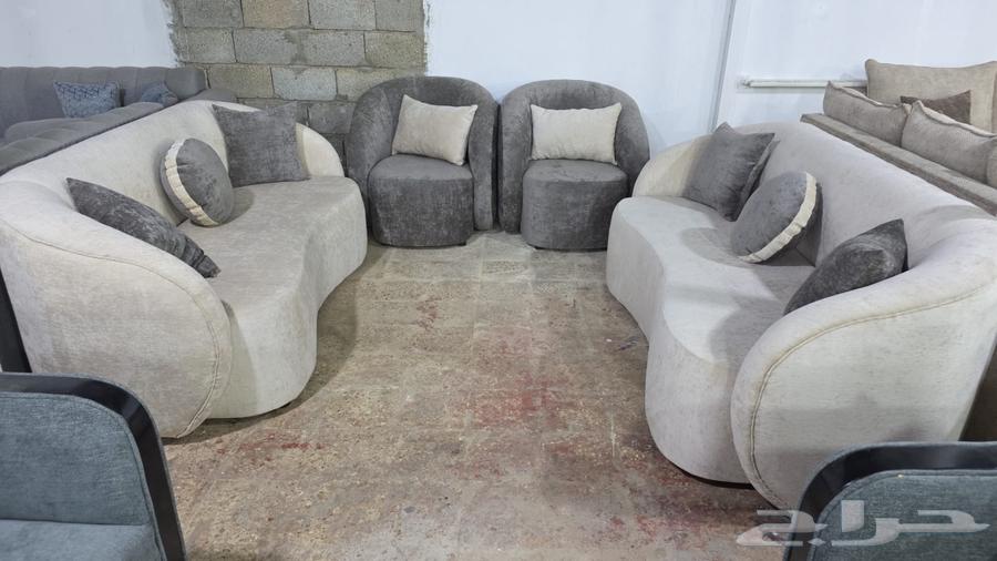 يوجد لدينا كنب جاهز وتفصيل حسب الطلب64506347577345112