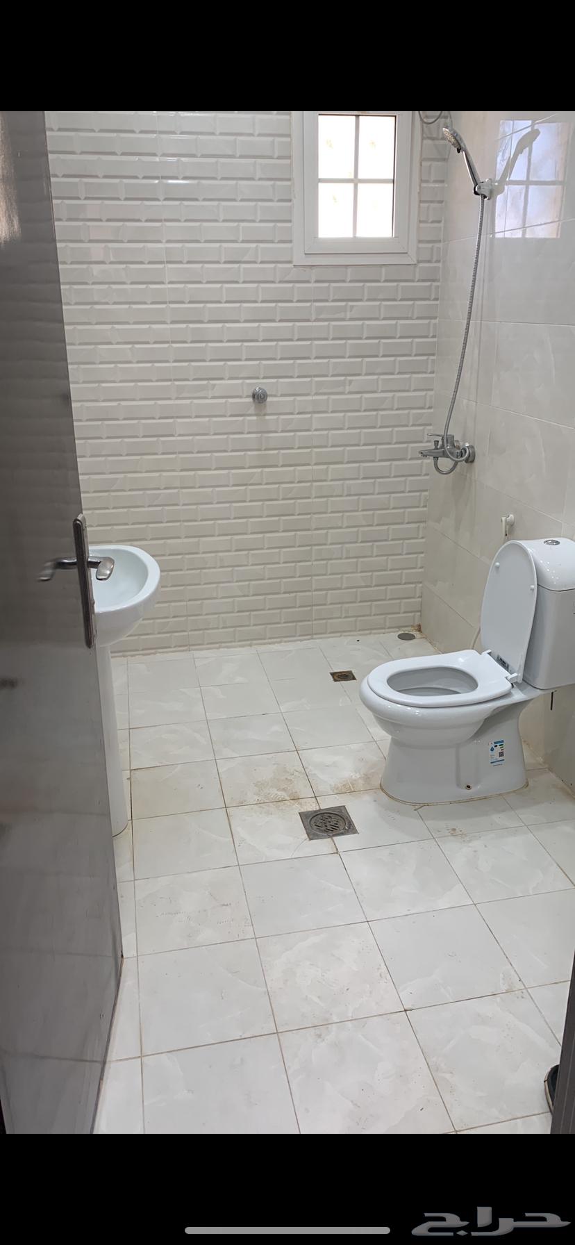 شقة غرفتين وحمام بدون مطبخ سكن عوائل ف الملحق الدور الاول64506313556098112
