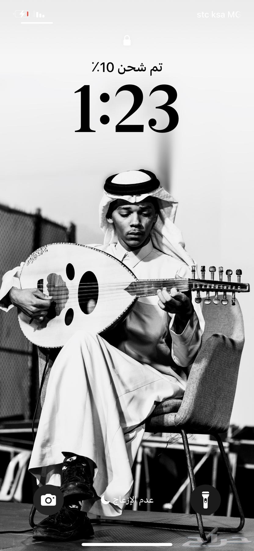 الفنان احمد بن خميس عازف ل آلة العود و مغني .64506395120257110