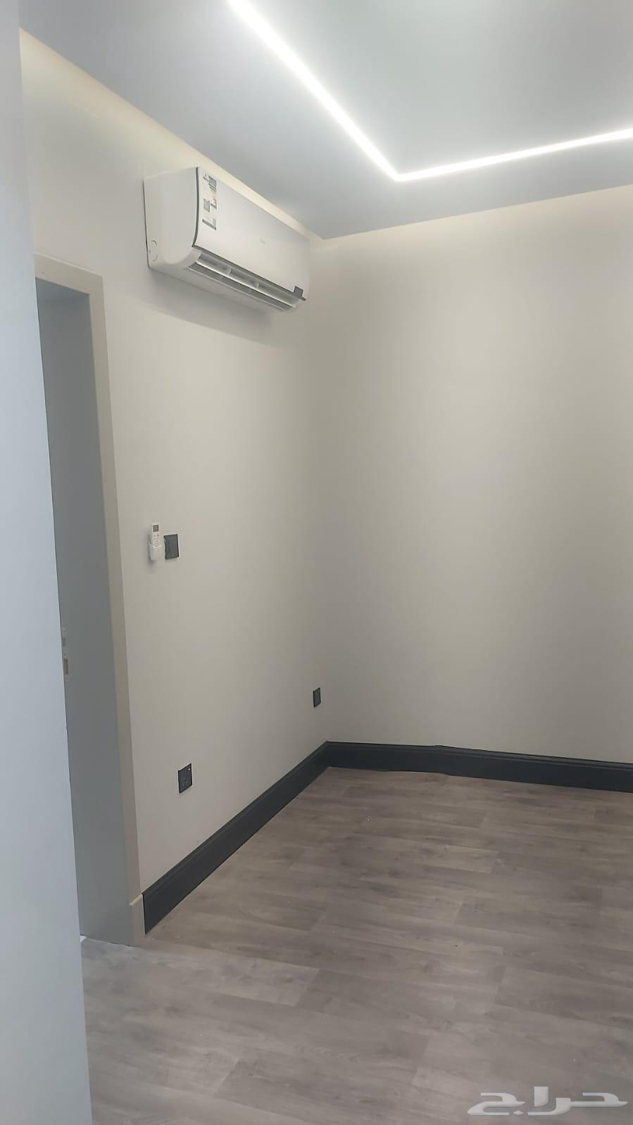 فرصة شقة للايجار تبعد خمس دقائق عن الكرونيش64506263029634112