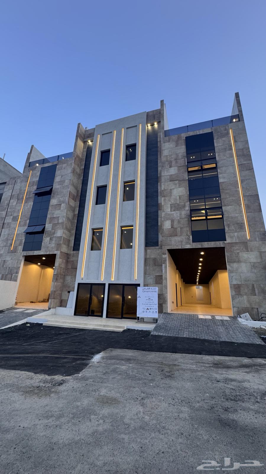 For sale: 6-room apartments with a driver's room starting from 560,000 in Al Jawhara, Abha64518032432897110