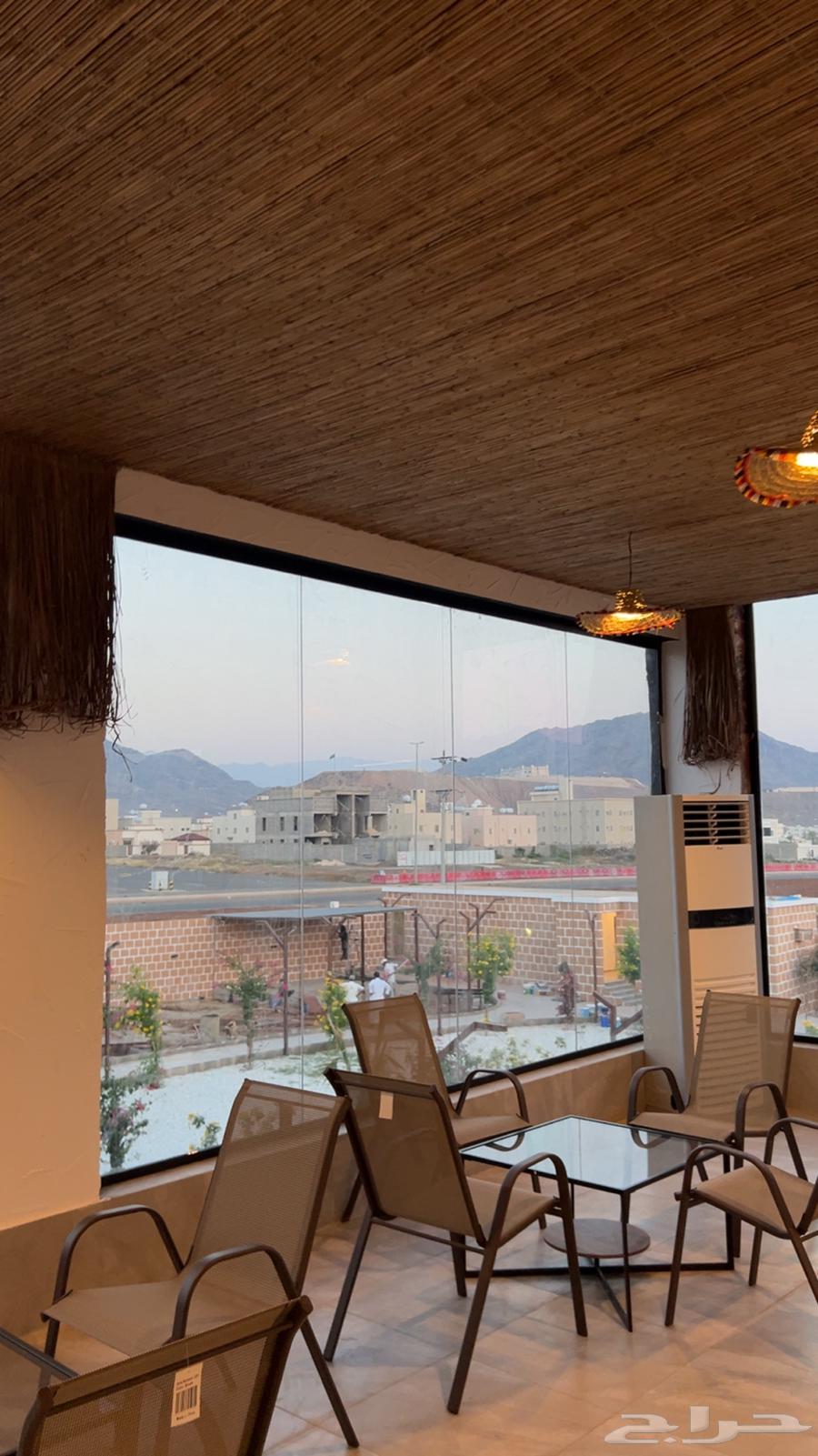 Glass and script installation 12m64518309555073111