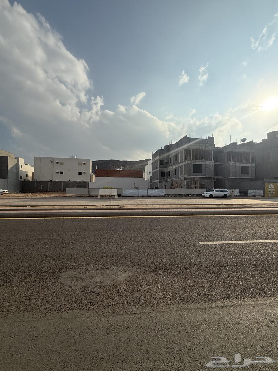 للبيع ارض تجارية في مخطط السلام م623 شارع35م شمالي64518050095745111