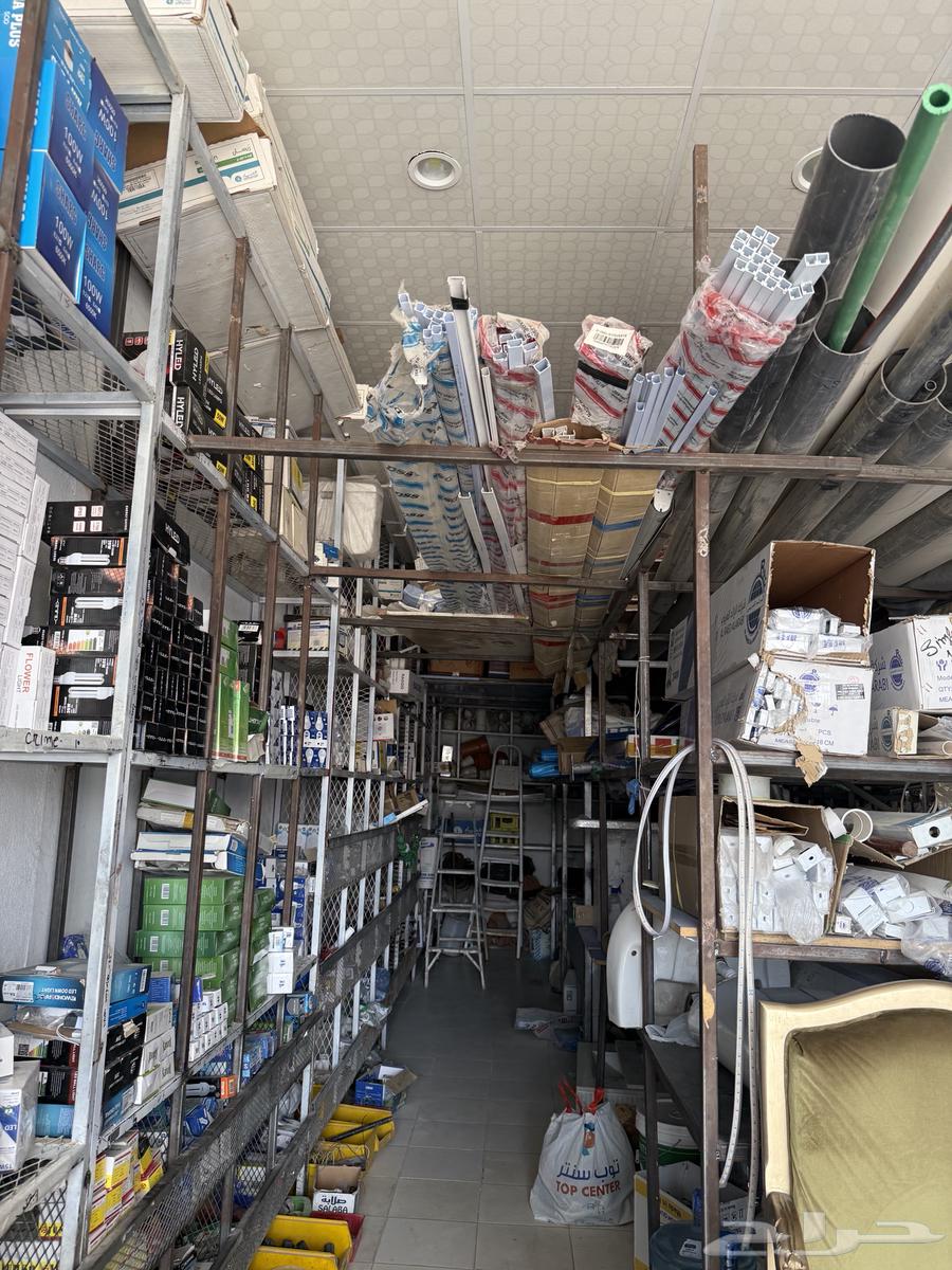 للبيع اغراض سباكه وكهرباء64518132800642111