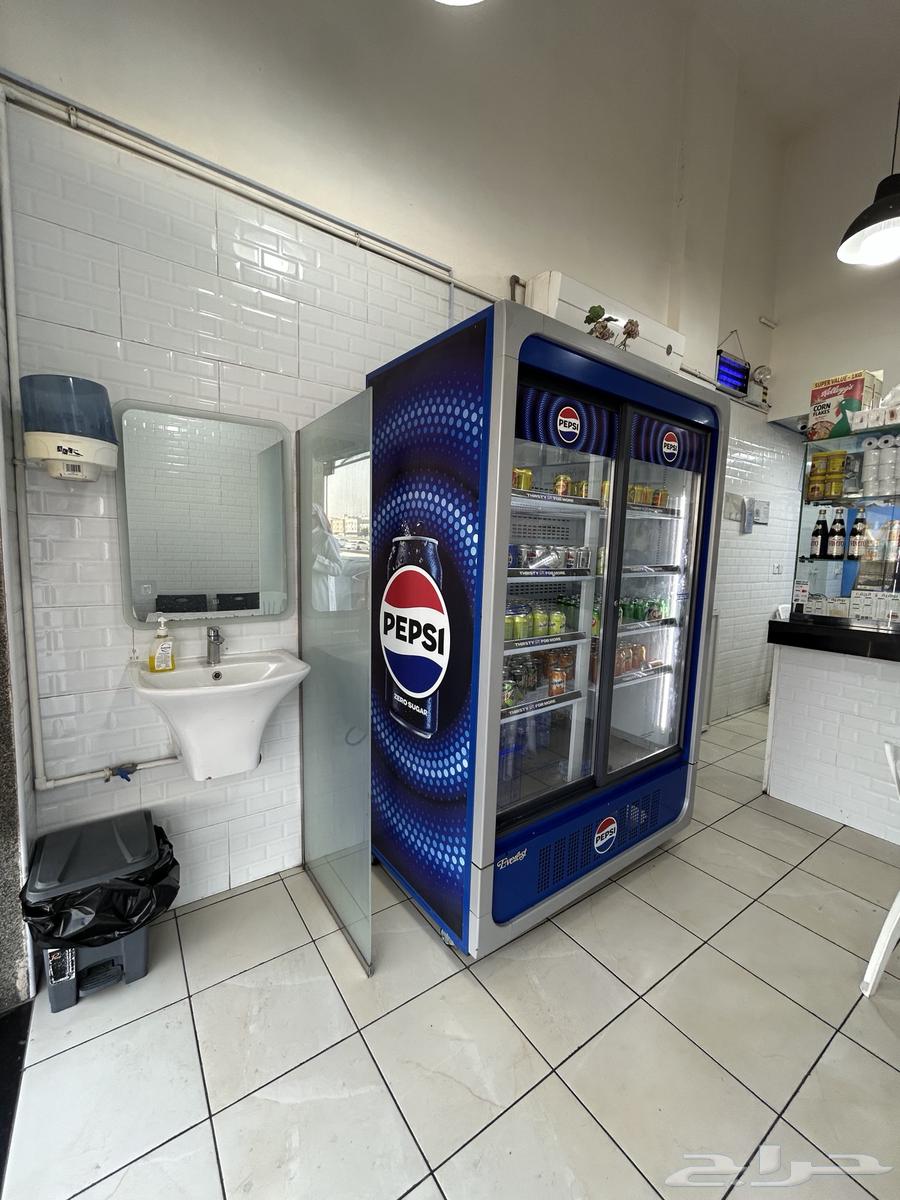 بوفيه للتقبيل على شارع تجاري حي الشعلة64518081485826111