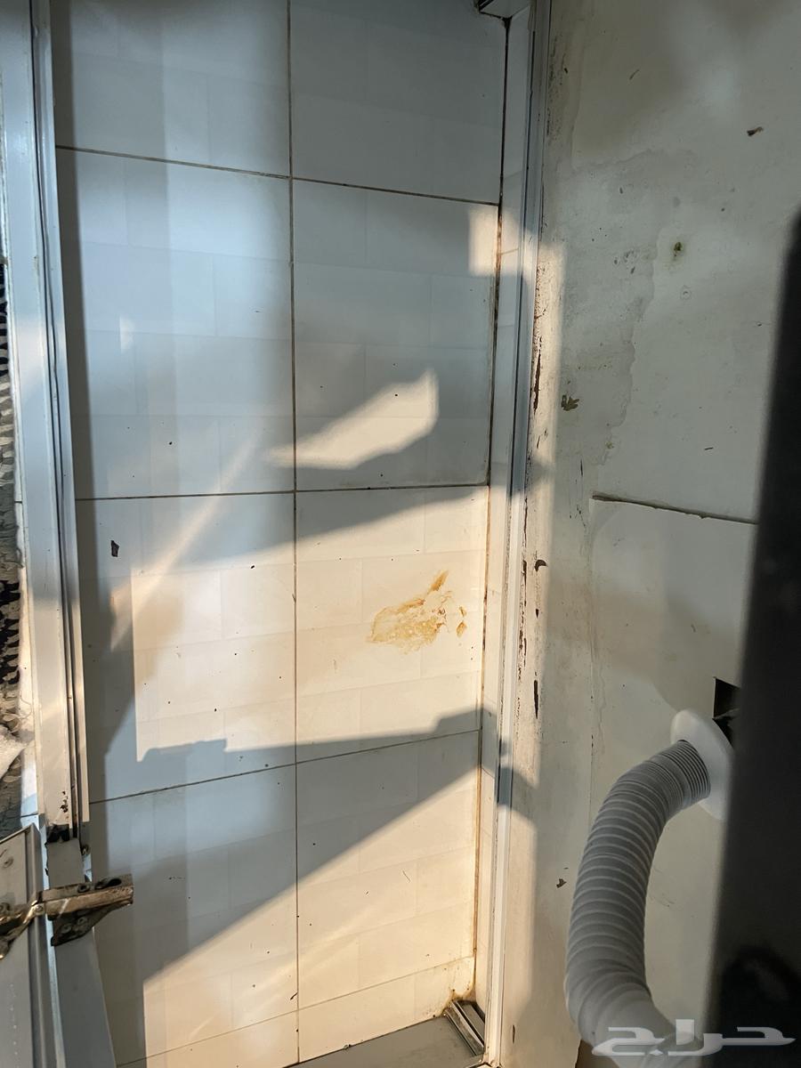 فني متخصص سباكة وكهرباء وتشطيب وترميم64525020849410112