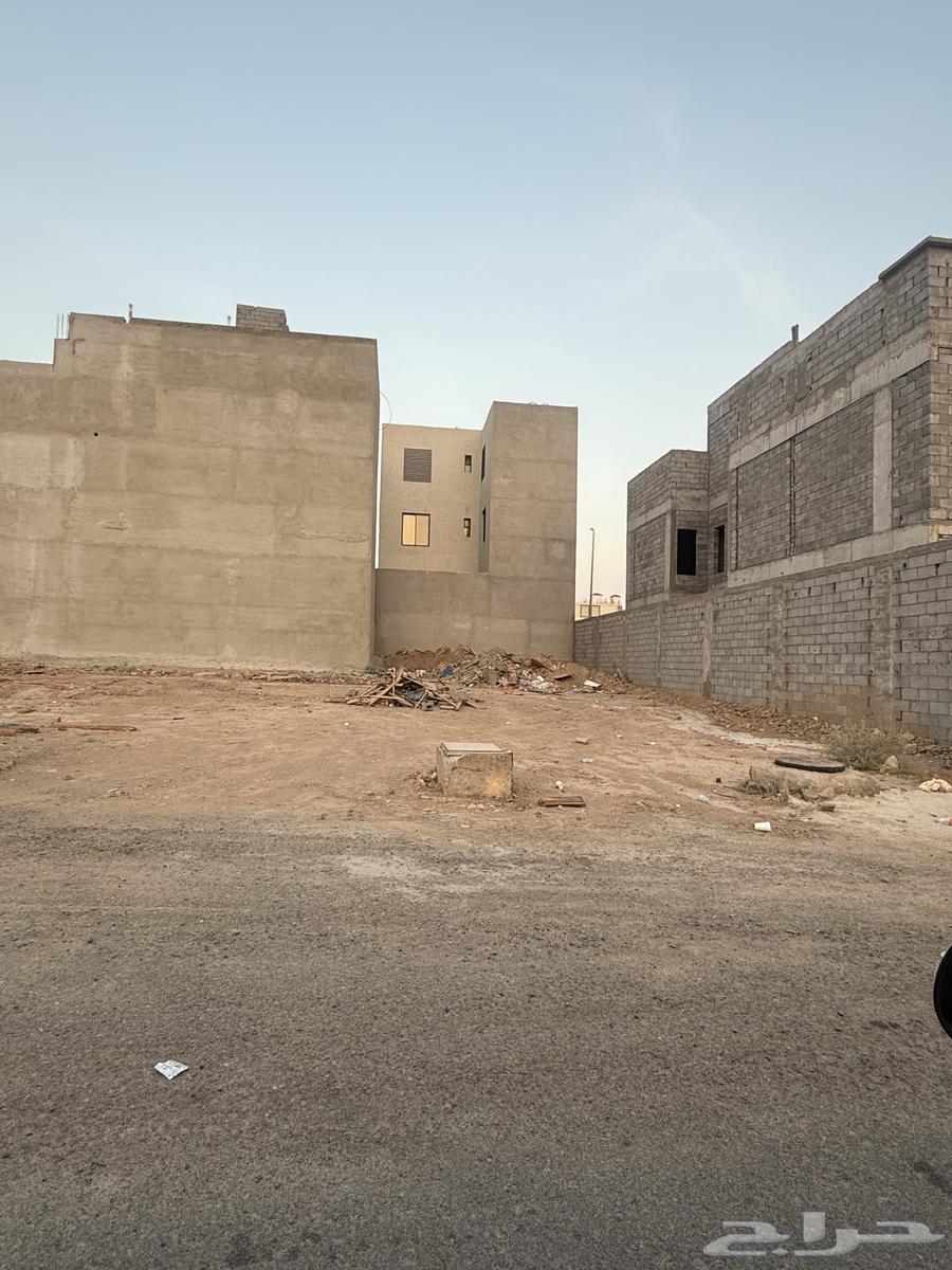 للبيع ارض في مخطط النبلاء م250 شارع 16 غربي خلف نفط64518065038978110