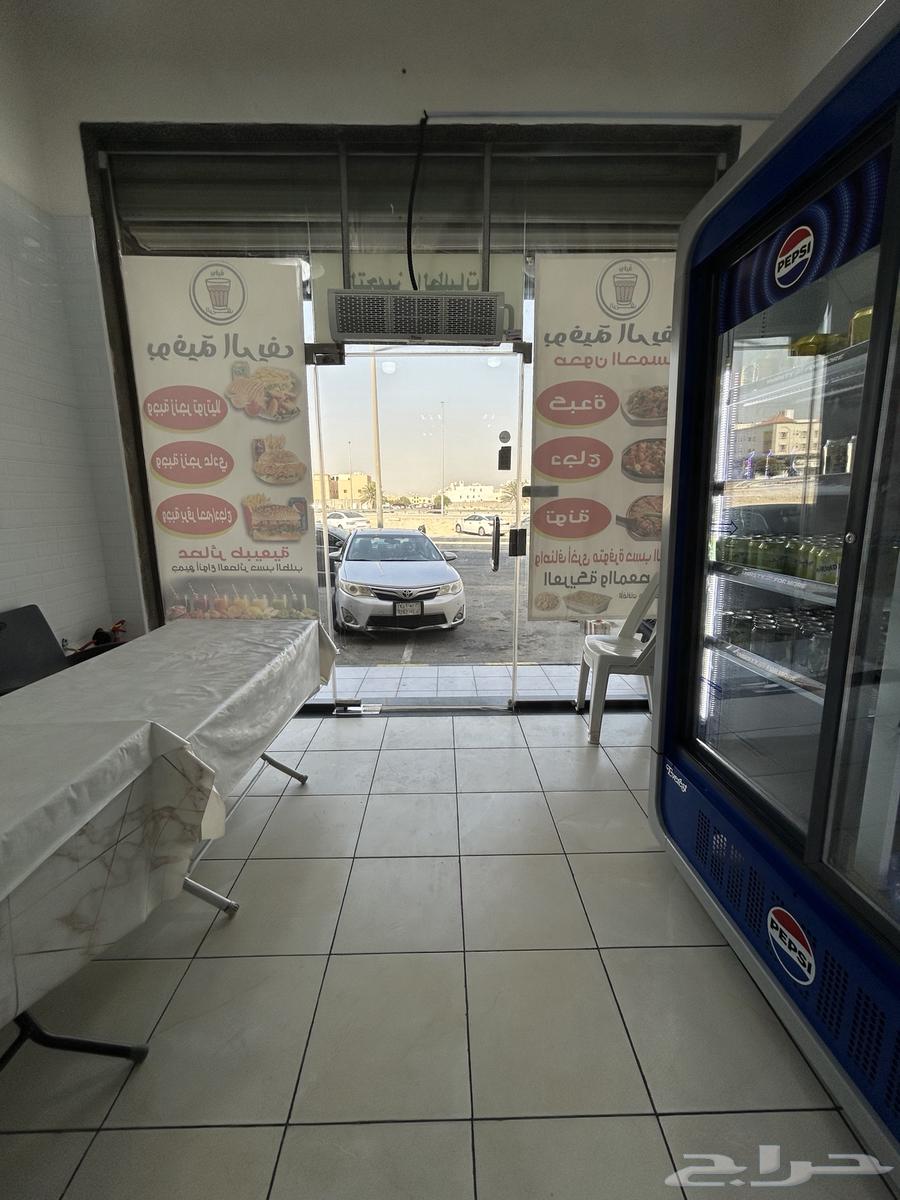 بوفيه للتقبيل على شارع تجاري حي الشعلة64518081485826114