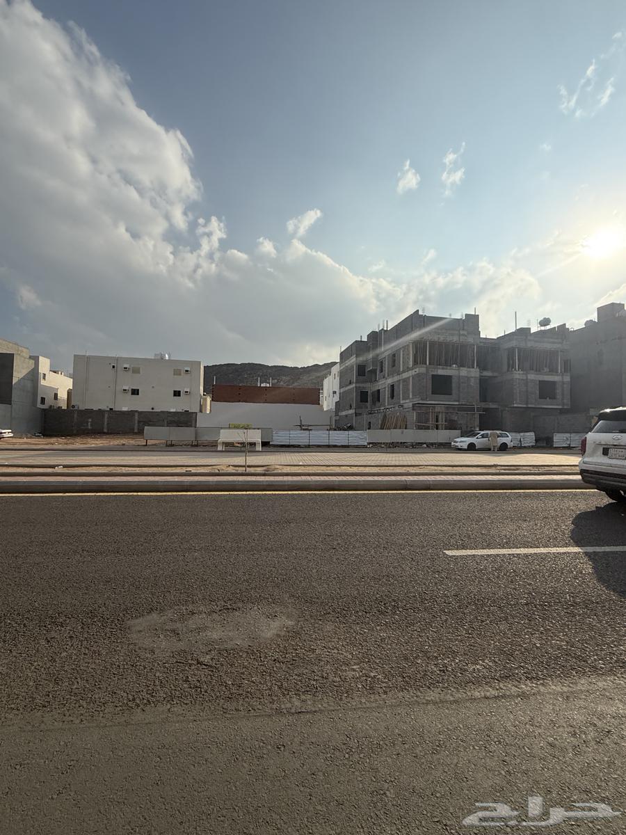 للبيع ارض تجارية في مخطط السلام م623 شارع35م شمالي64518050095745114