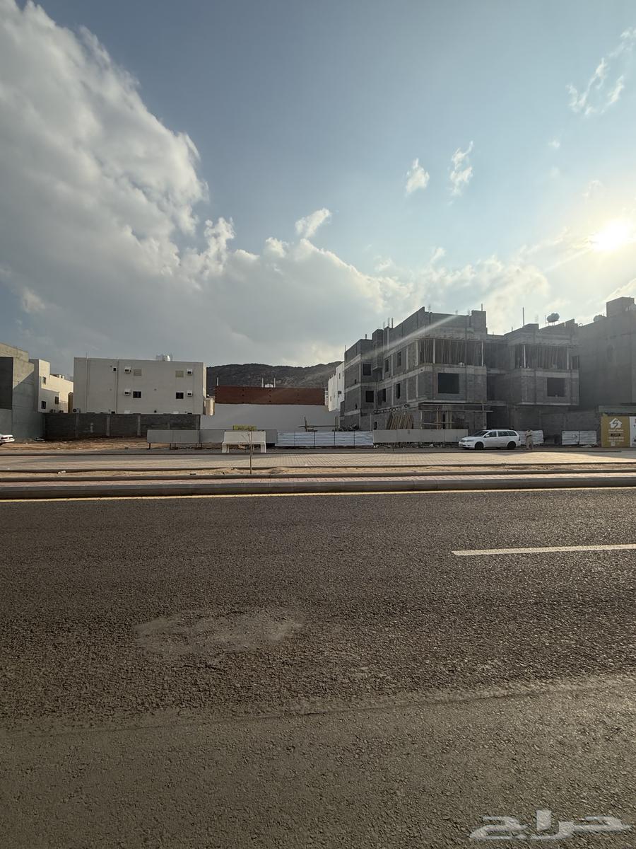 للبيع ارض تجارية في مخطط السلام م623 شارع35م شمالي64518050095745110