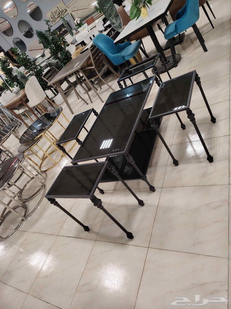 Custom-made tables64518293737858114