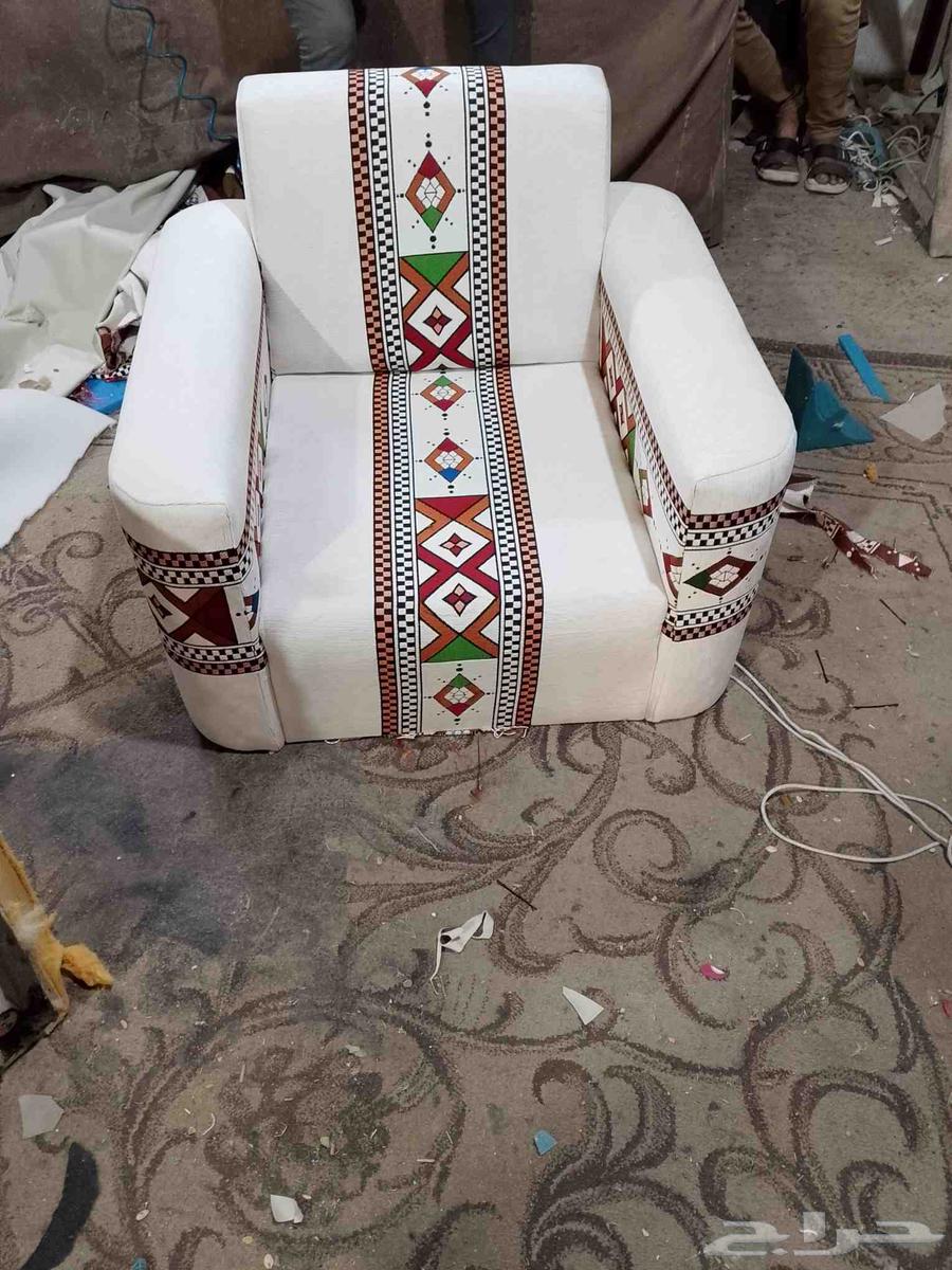 تنجيد وتفصيل جميع انواع الكنب والمجالس ويوجد تفصيل ستائر64518211576450110