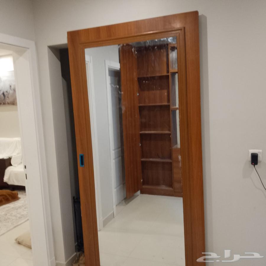 نجار يمني لجميع اعمال النجاره والصيانة المنزليه وأعمال الشيب64518292428545111