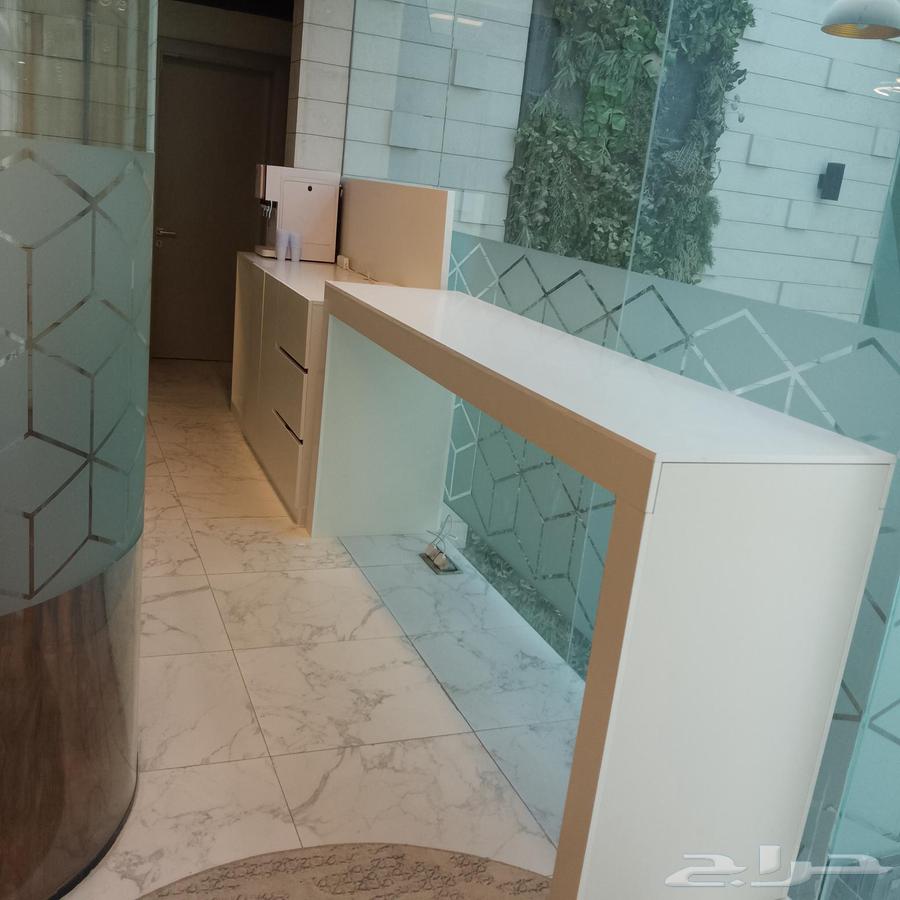 نجار يمني لجميع اعمال النجاره والصيانة المنزليه وأعمال الشيب64518292428545114