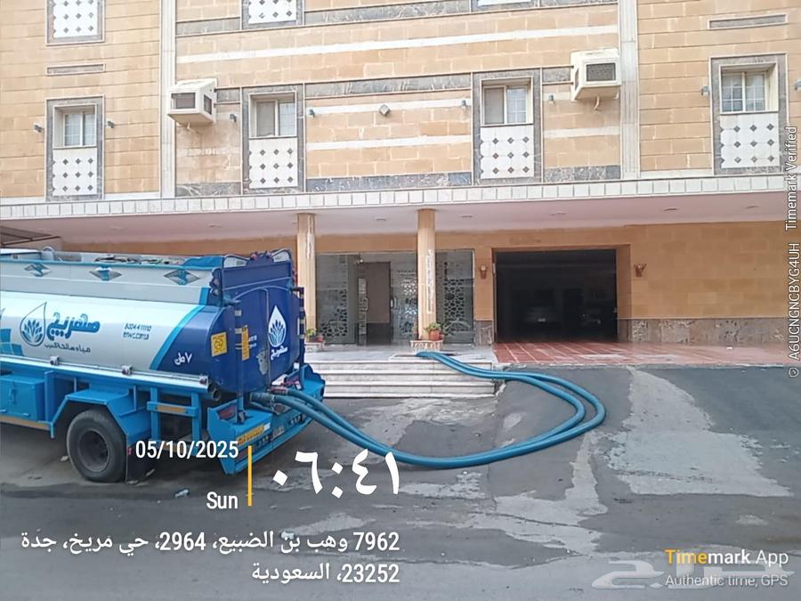 Water tanker for desalinated drinking water, 24-hour service64518308725377114