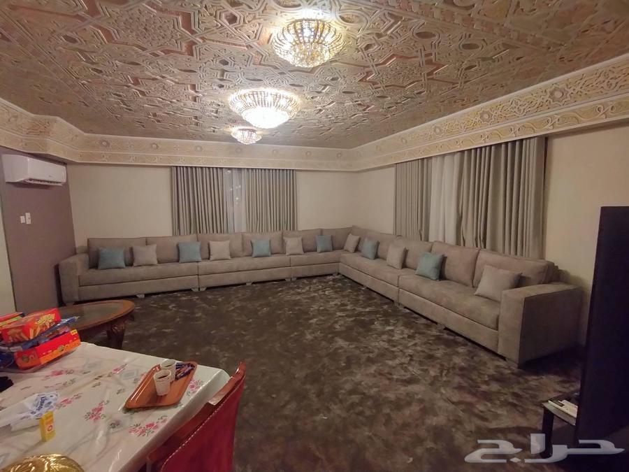 Upholstery of sofas and chairs and making curtains64518309831425112