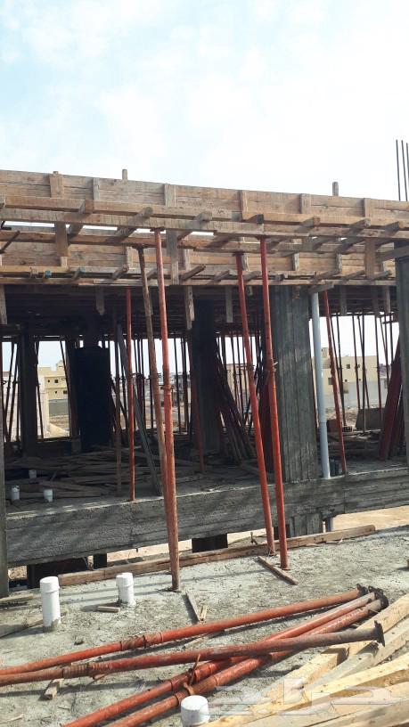 Reinforced carpenter working on all plans64524989887234110