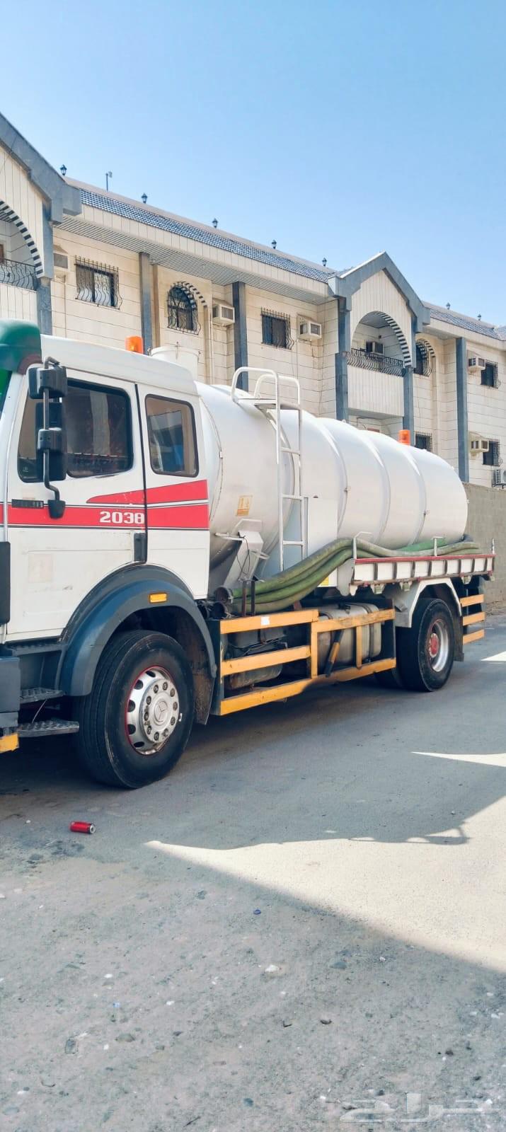 White Pure Sanitary Compressor for Unclogging Drains and Suction of Manholes in Jeddah64518164209923110