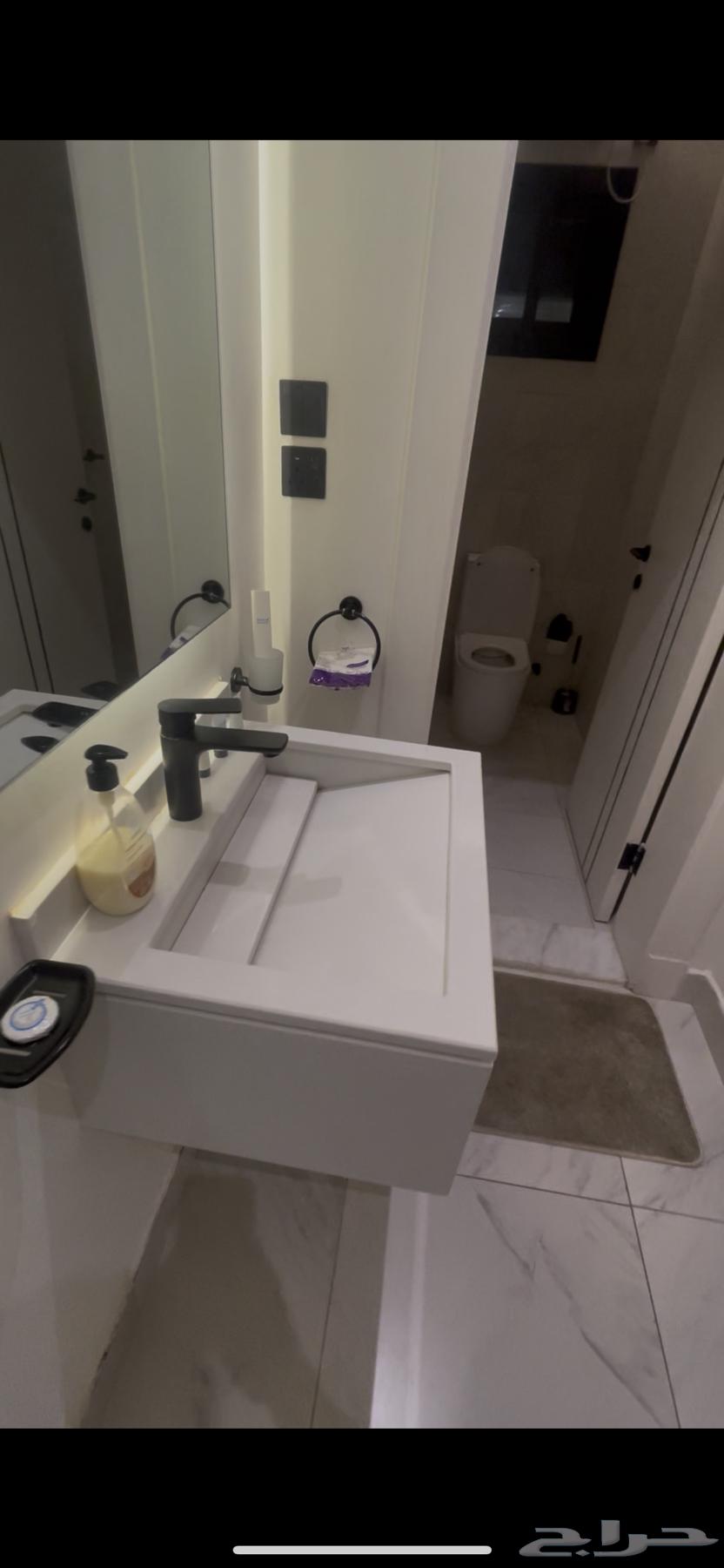 شقه عباره عن غرفه نوم ماستر فندقيه فاخره بحي المروة للايجار64513525130753114