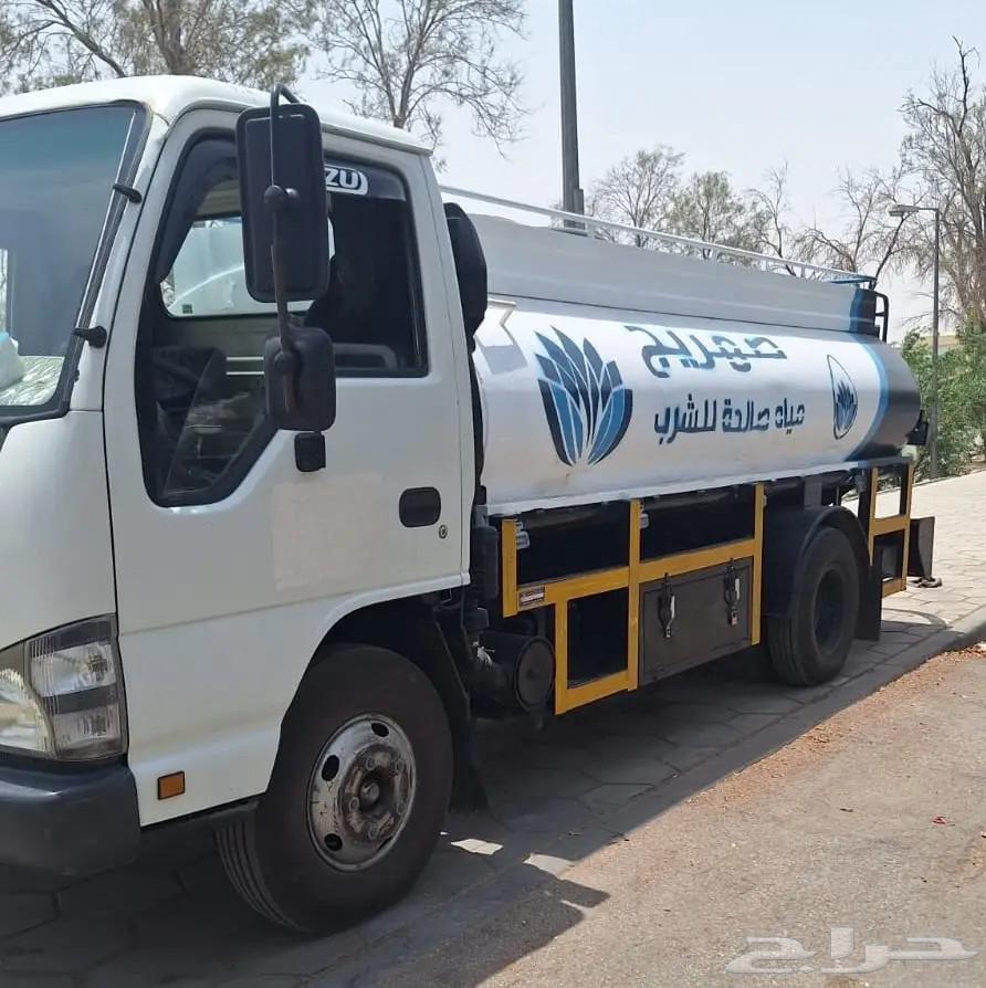 Water tanker for desalinated drinking water, 24-hour service64518308725377111