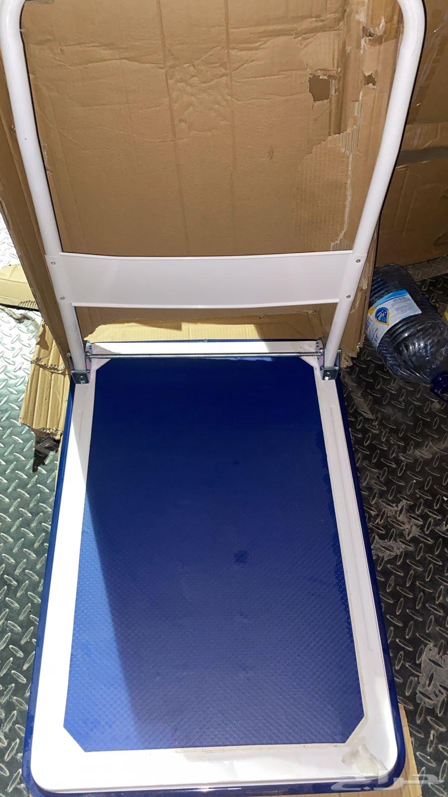 عربيه بضاعه داخل المستودعات64518083767297110