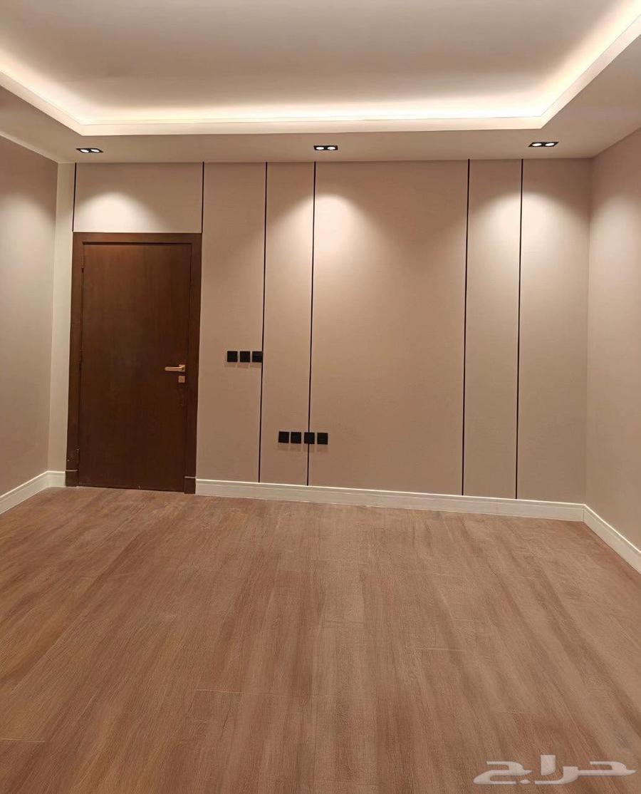 Painting, decoration, seating arrangement, ironwork, and hangar ceilings64534424573441111