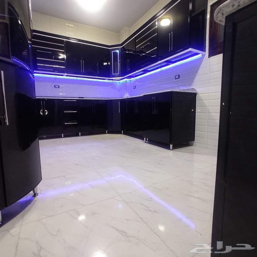 معلم المنيوم متنقل في جده64534424617603113