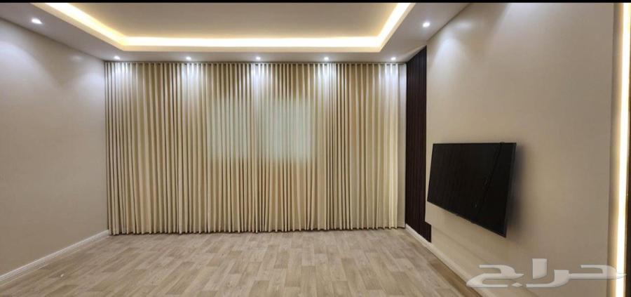 Custom curtains and sofa details64525021562370111