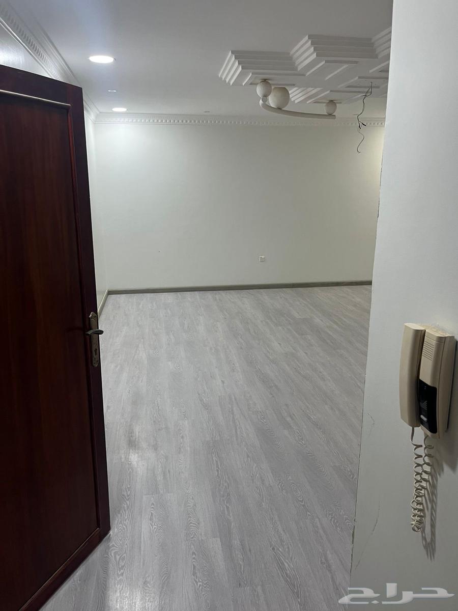 شقه للايجار بالجبيل حي الحمرا عدد 5 غرف 35 الف64534308610178111